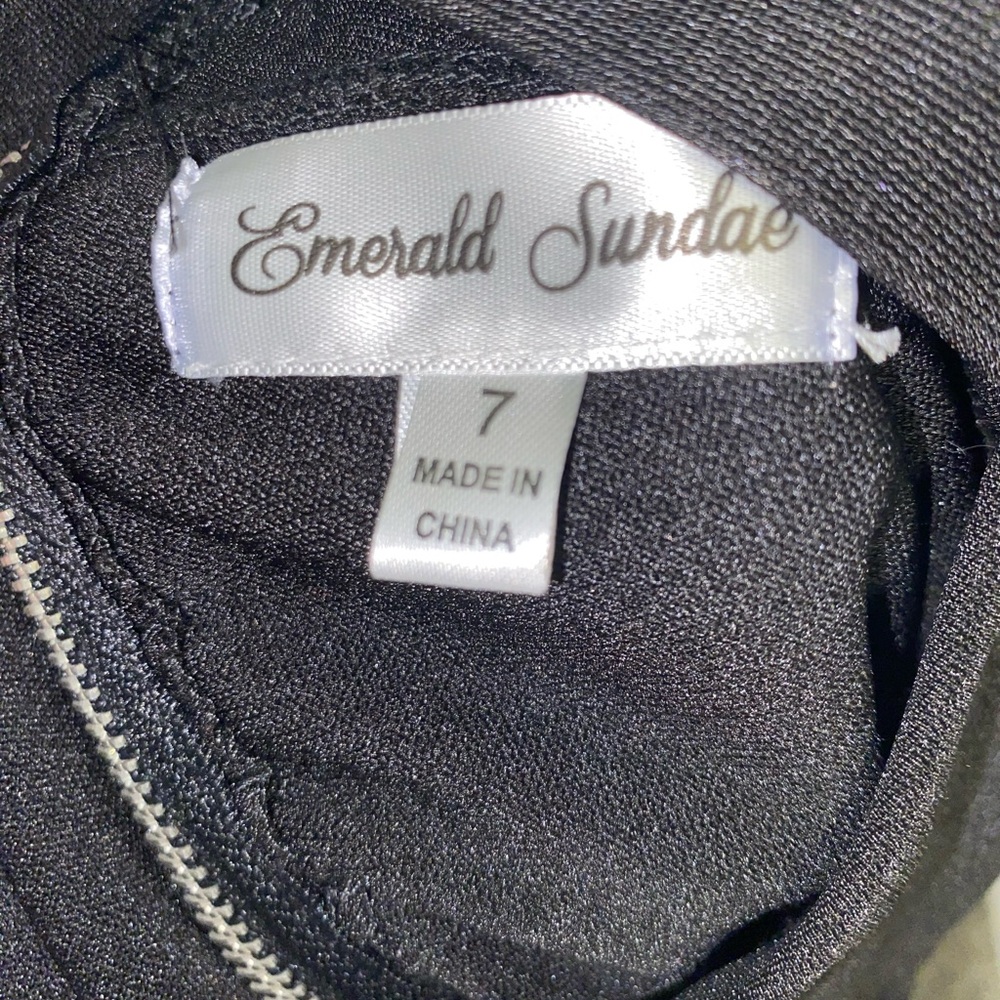 Women’s size 7 semi formal dress - Picture 4 of 4